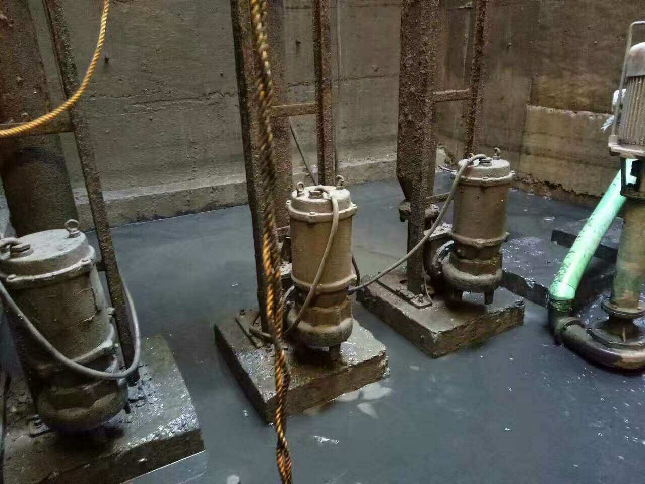 茅箭污水池清理